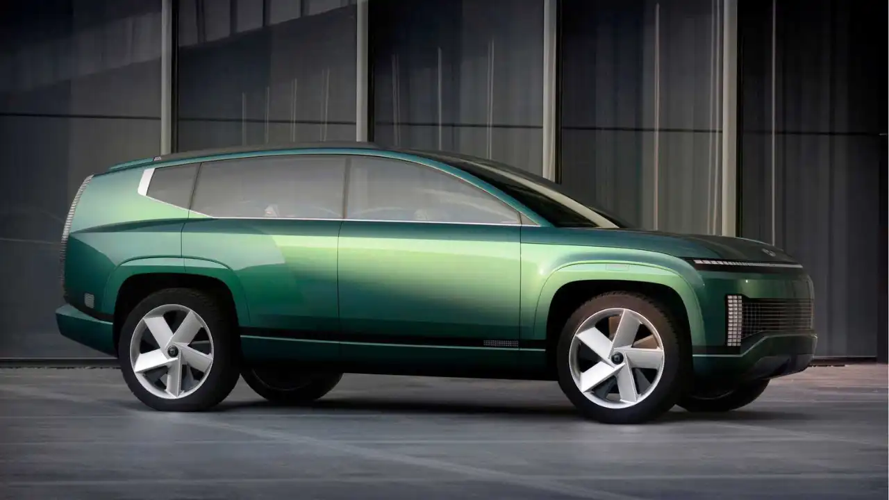 Hyundai-to-launch-its-first-hybrid-7-seater-suv-in-india-soon
